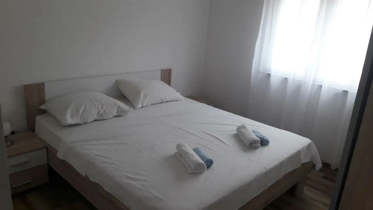 Pearl Apartments Pag Pag Town